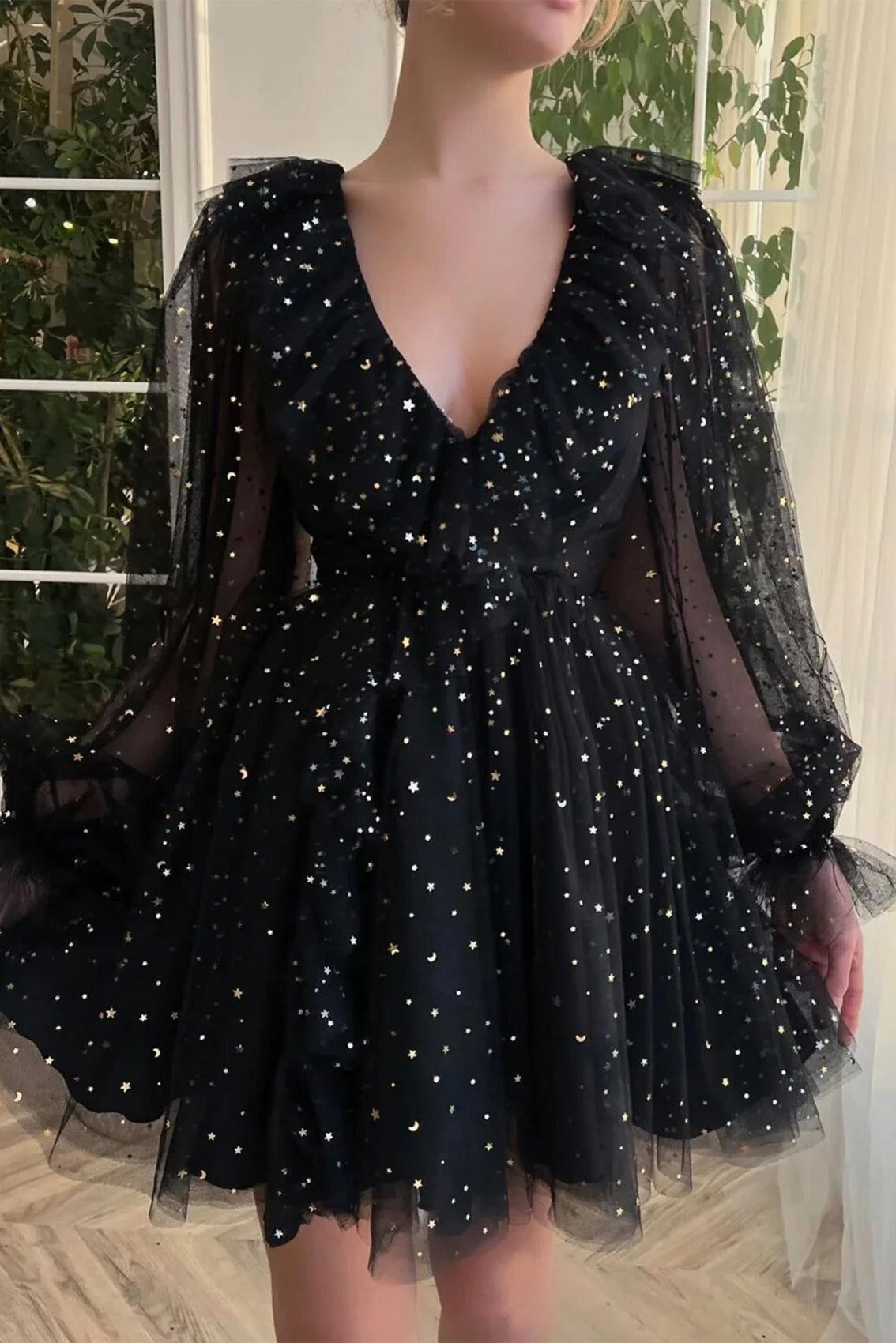 A-line V Neck Full/Long Sleeve Short/Mini Tulle Homecoming Dress with Sequins