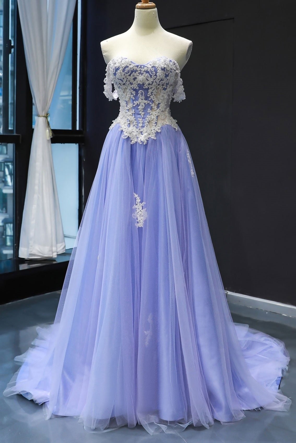 A-line Princess Off-the-Shoulder Sweep Train Tulle Satin Prom Dresses With Appliqued