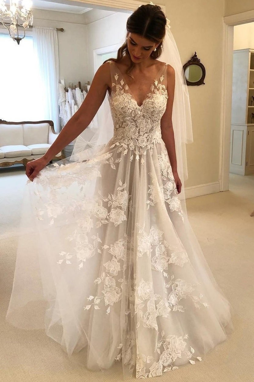 A-Line/Princess V-neck Sleeveless Sweep/Brush Train Applique Tulle Wedding Dresses