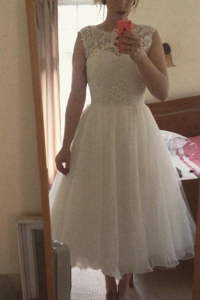 A-line/Princess Bateau Sleeveless Tea-Length Organza Wedding Dress With Lace